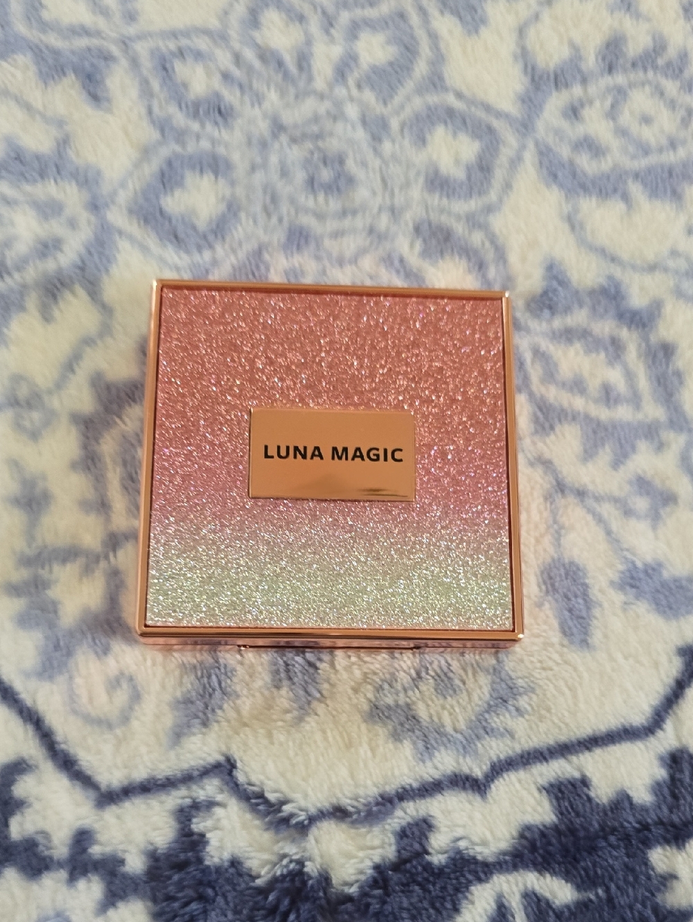 Luna Magic Foundation Powder- Medium